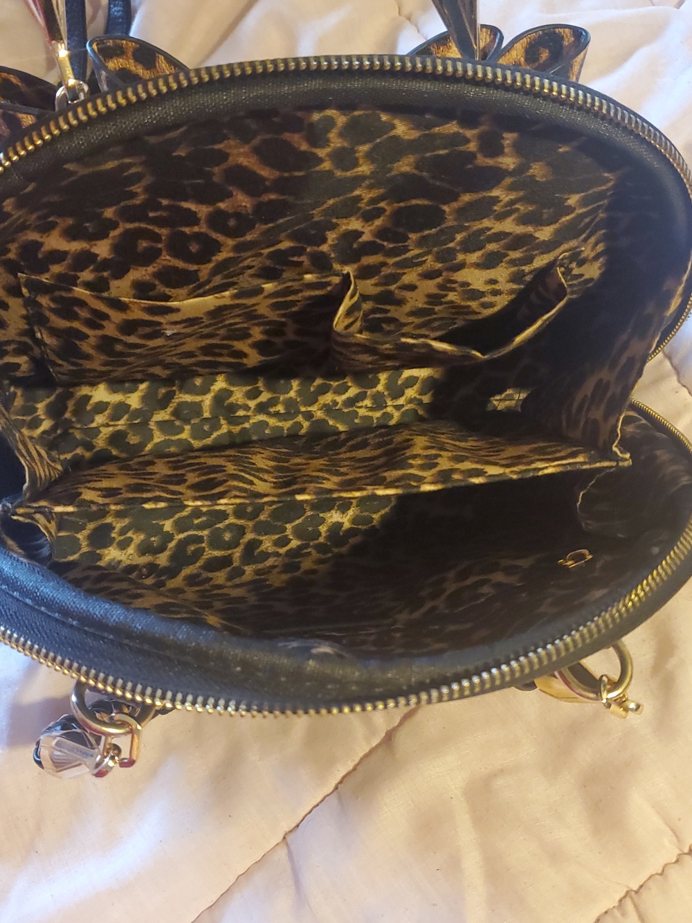 Crossi Crossbody Bag Leopard Bow - Picture 8 of 13